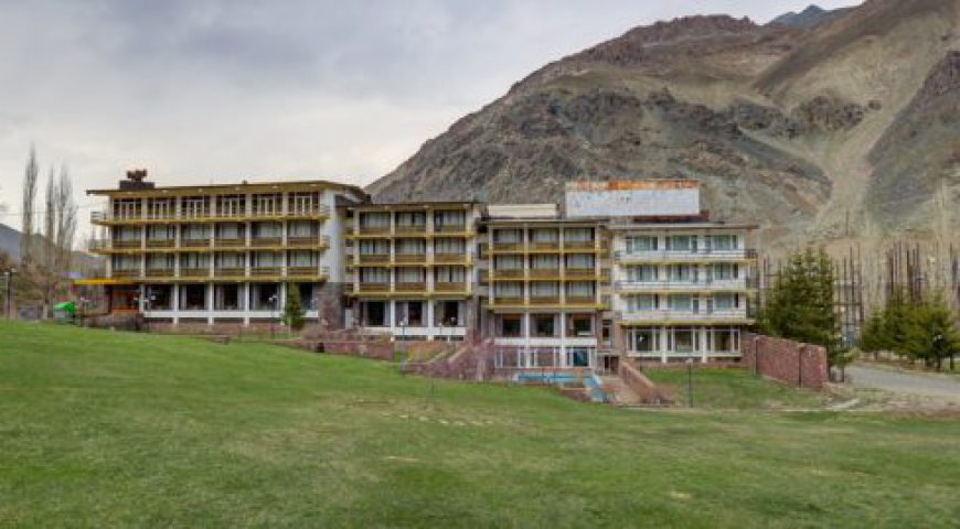 دیزین گل‌باران می‌شود