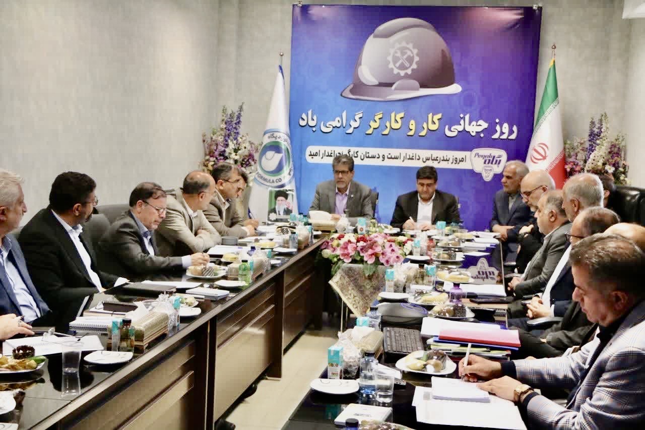 بازدید مدیرعامل آتیه صبا از خط تولید و پروژه های شرکت شیر خشک نوزاد شهرکرد
